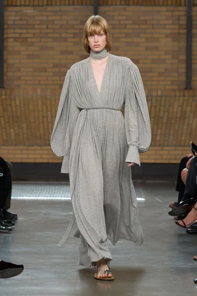 Look 45